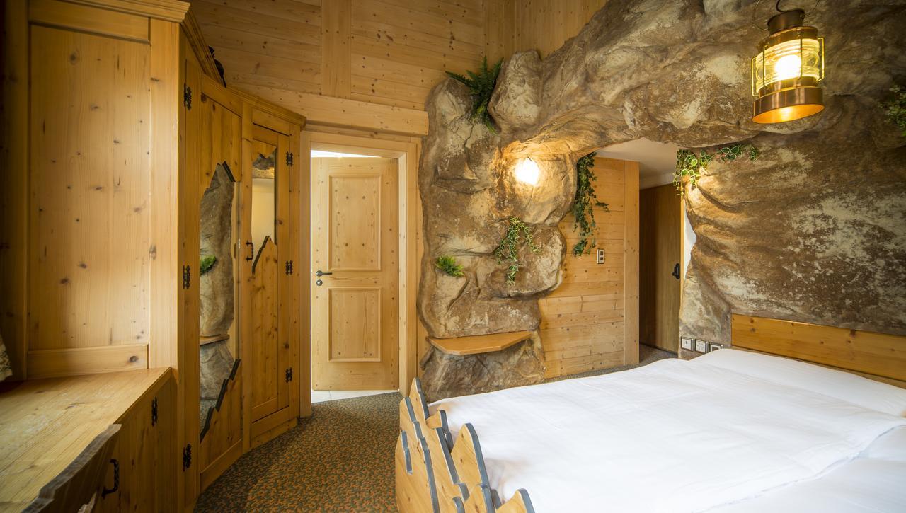 Hotel Olympia Saas-Almagell Esterno foto