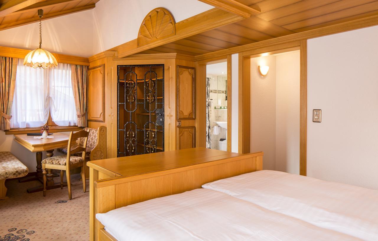 Hotel Olympia Saas-Almagell Esterno foto