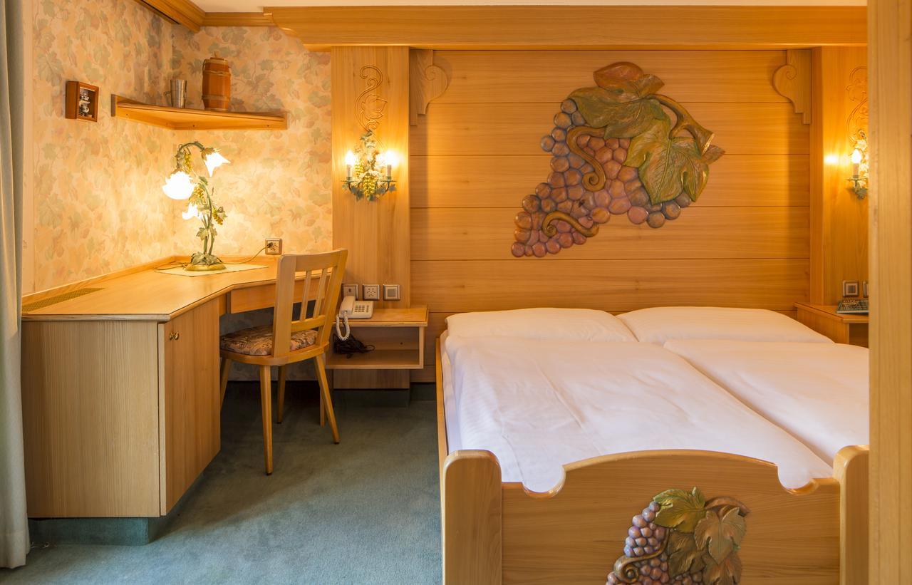 Hotel Olympia Saas-Almagell Esterno foto